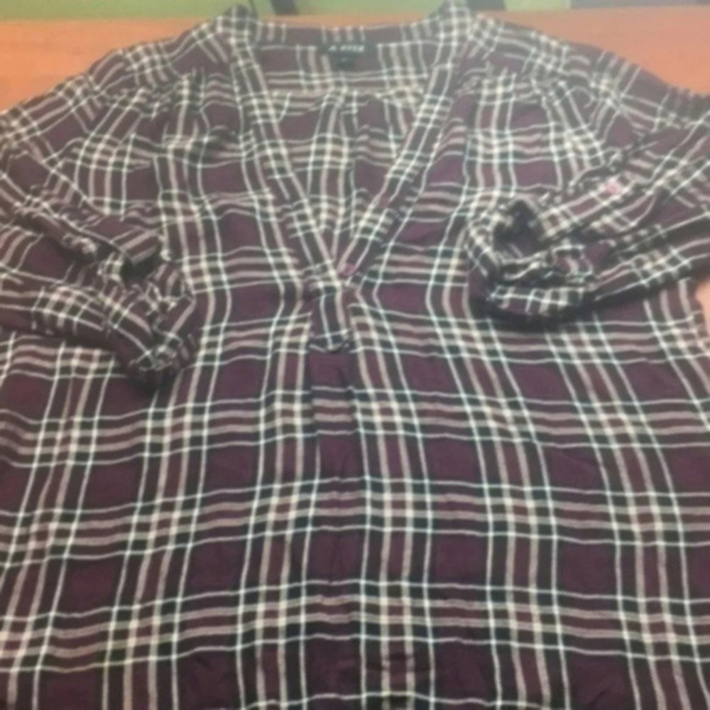 A .BYER  ladies blouse M